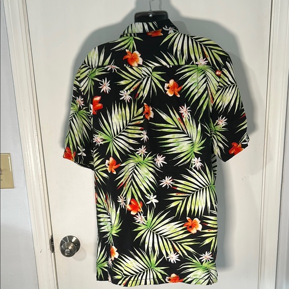 Vans Leaf Print Shirt in Black and Green - Picture 5 of 5